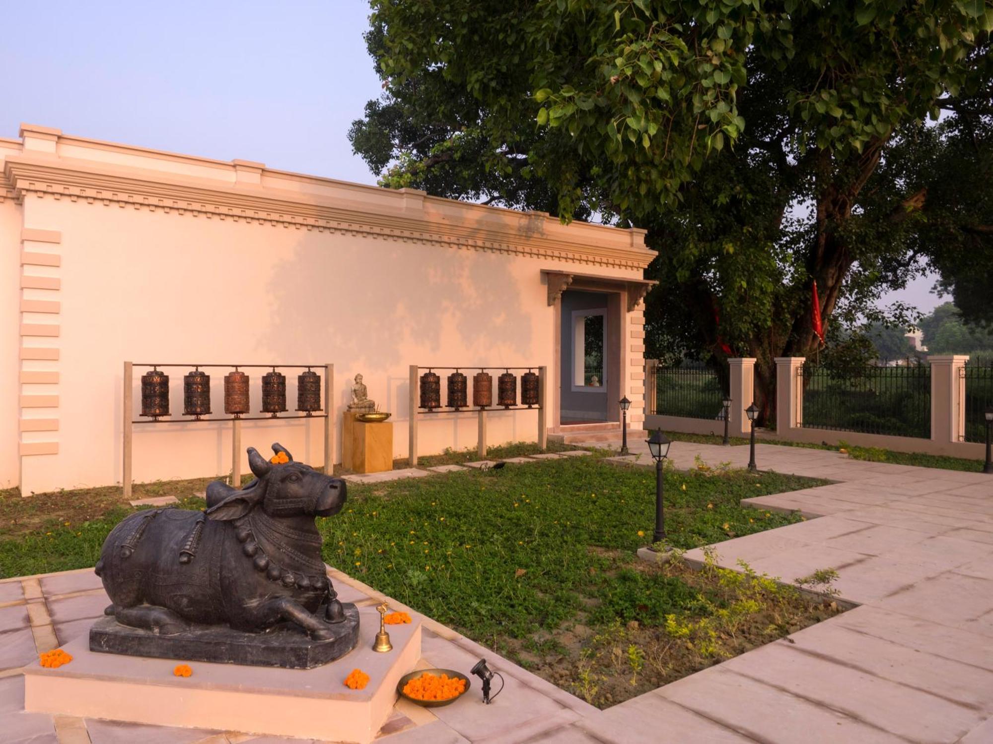 Tree Of Life Resort & Spa Varanasi Exterior foto